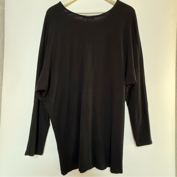 Black Slinky Minimalist Twist Top - Picture 5 of 11